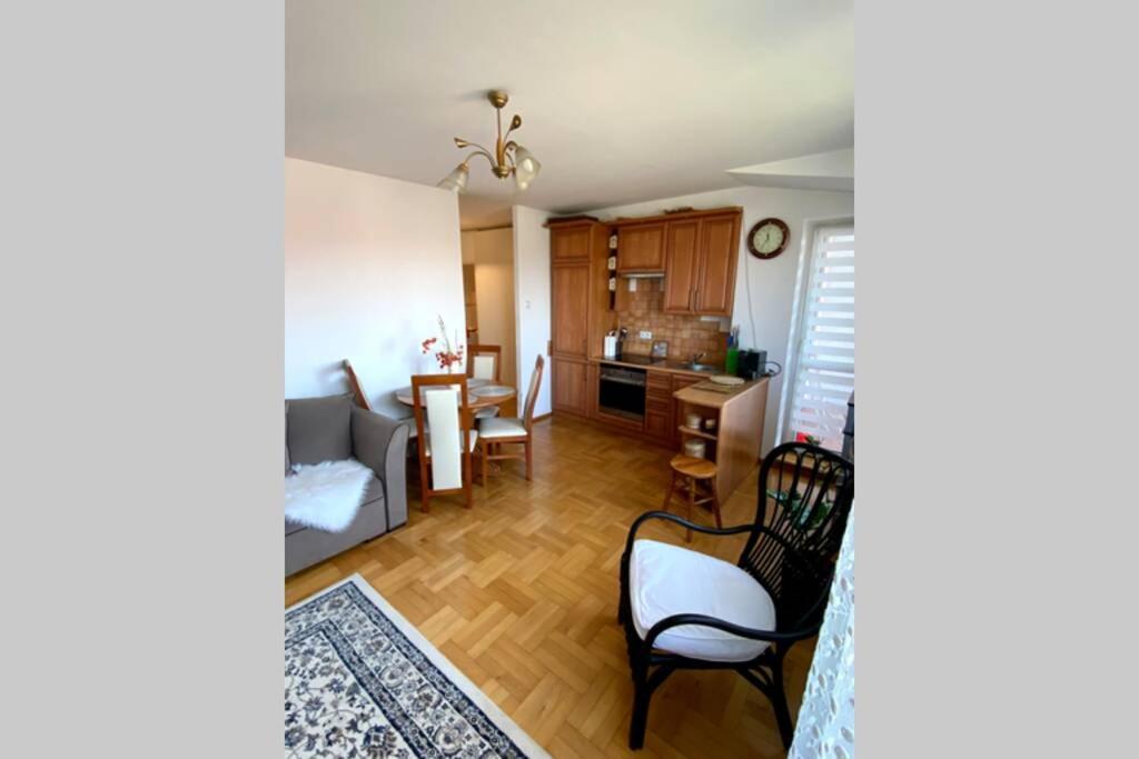 Apartament 40 M Kw Z Garazem Podziemnym *